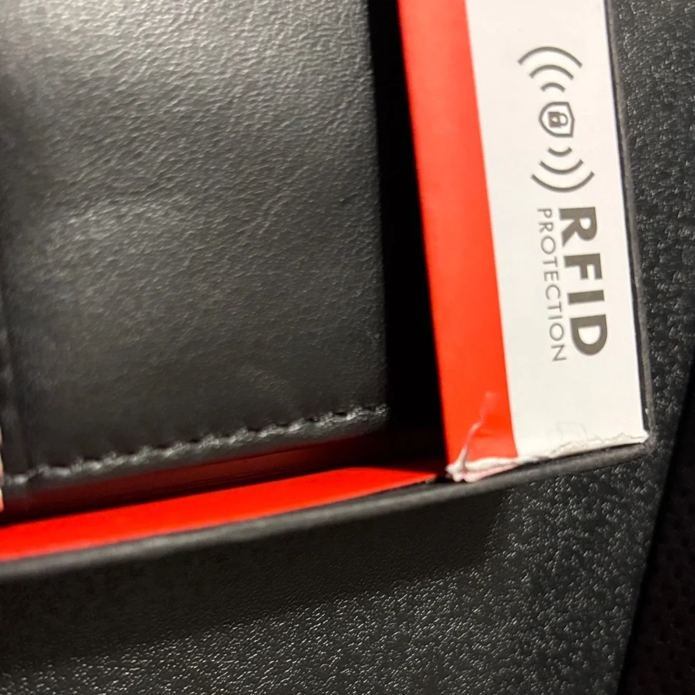 Guess‎ Black Leather RFID Wallet